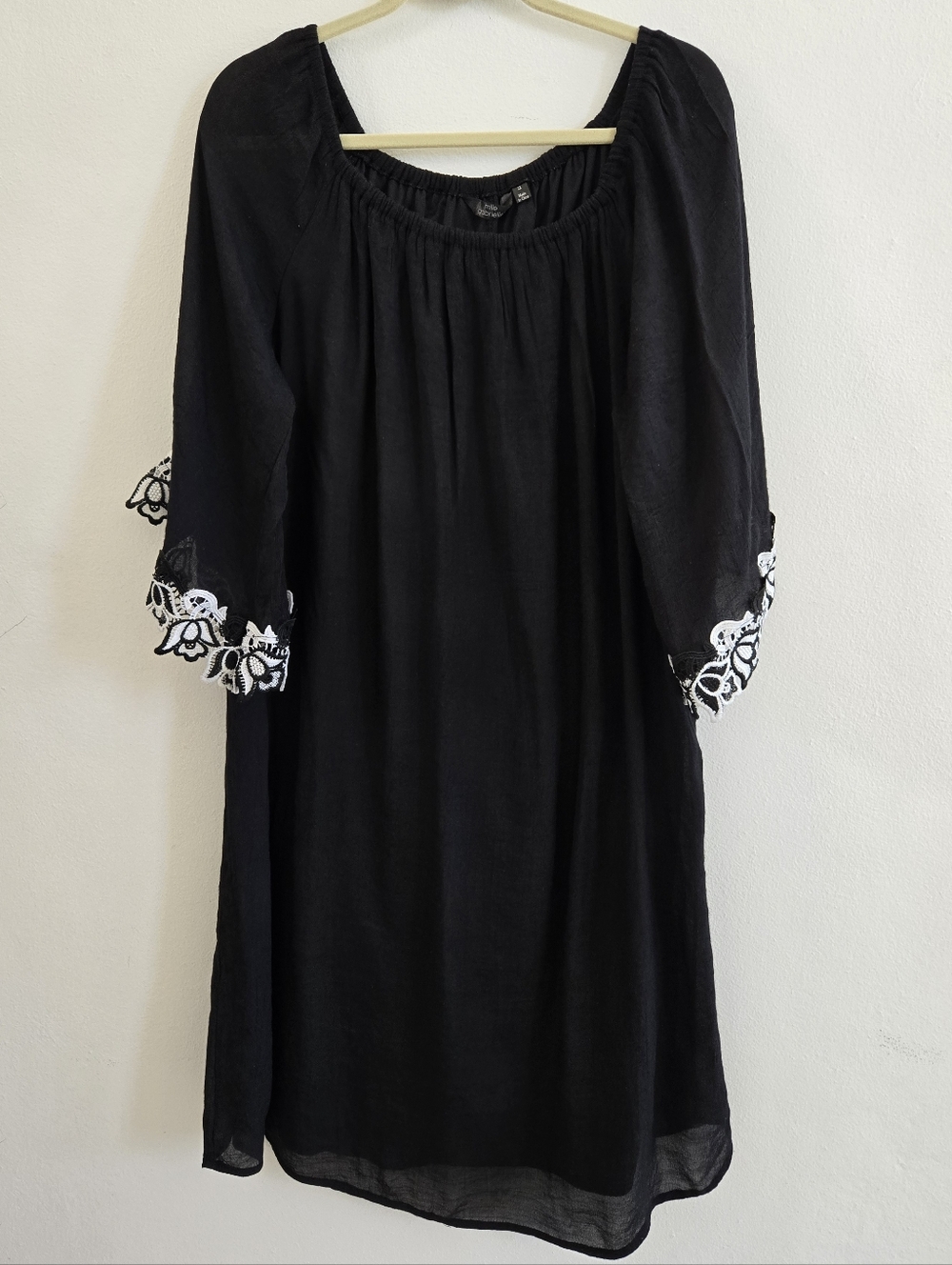 Mlle Gabrielle Black Floral Lace Sleeve Trim Dress Size 2X